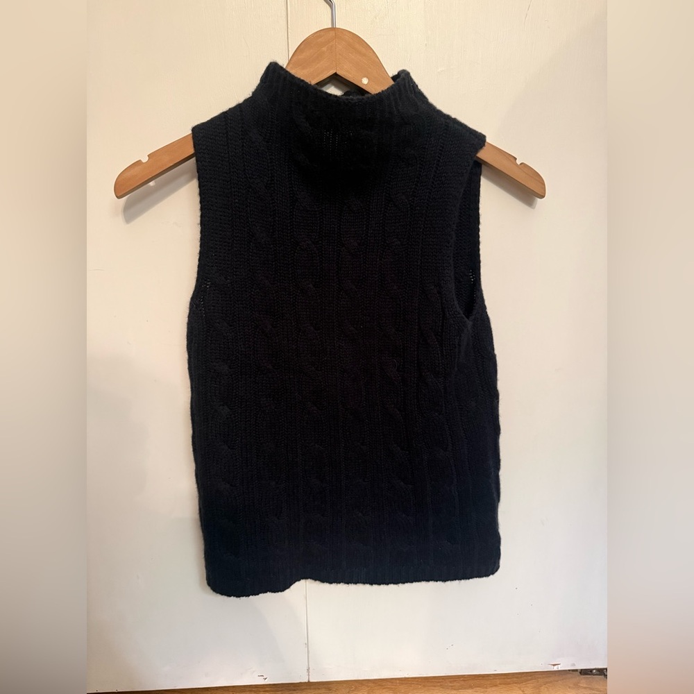 Arch4 sweater vest